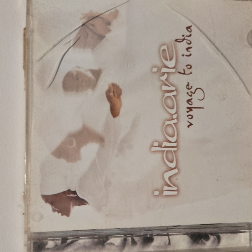 India.Arie Voyage to India CD - White Cover (DISCLAIMER) it Does Have A Crack